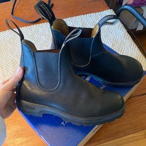 Women’s Classic Chelsea Boots